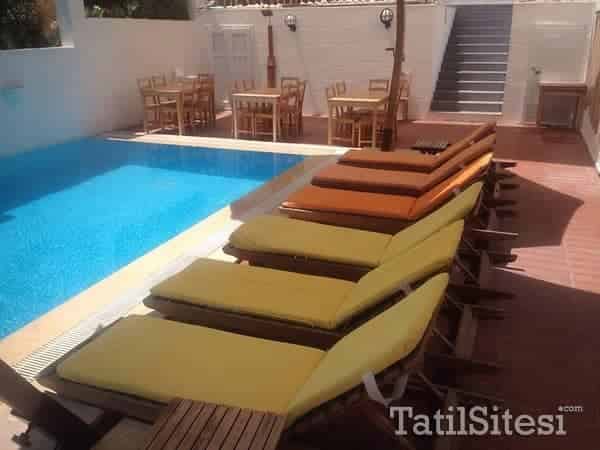 Lapis Port Surf Hotel